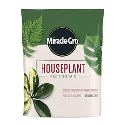 Miracle-Gro Houseplant Potting Mix: Fertilized, Perlite Soil for Indoor Gardening, Designed to Be Less Prone to Gnats, 4 dry qt. (Pack of 1) image